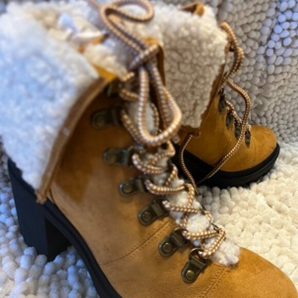 NWOB Rampage Women's Sage Lug Sole Hiker Booties Size 6.5 Brown - Picture 8 of 14